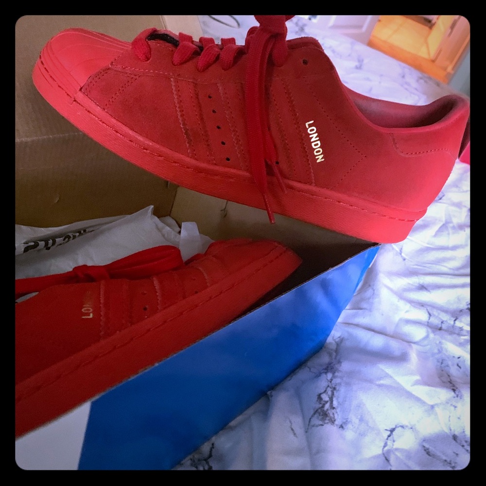worn once Adidas Superstar City Series sneaker
